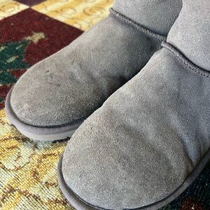 UGG BOOTS SIZE 7